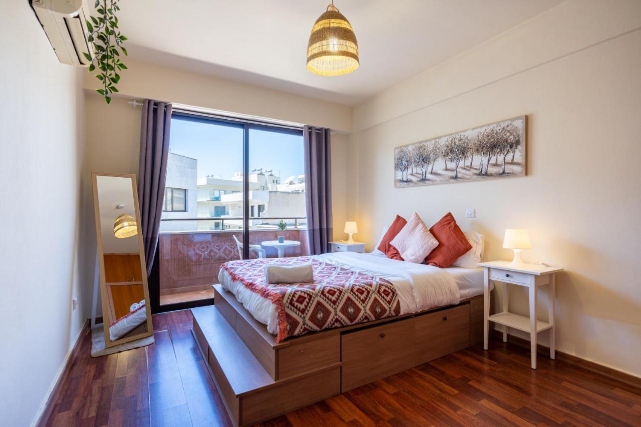 Celine'S 2 Bedrooms Apartment In Larnaca Center Ngoại thất bức ảnh
