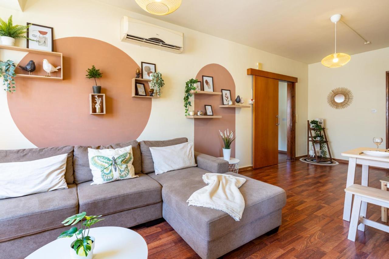 Celine'S 2 Bedrooms Apartment In Larnaca Center Ngoại thất bức ảnh