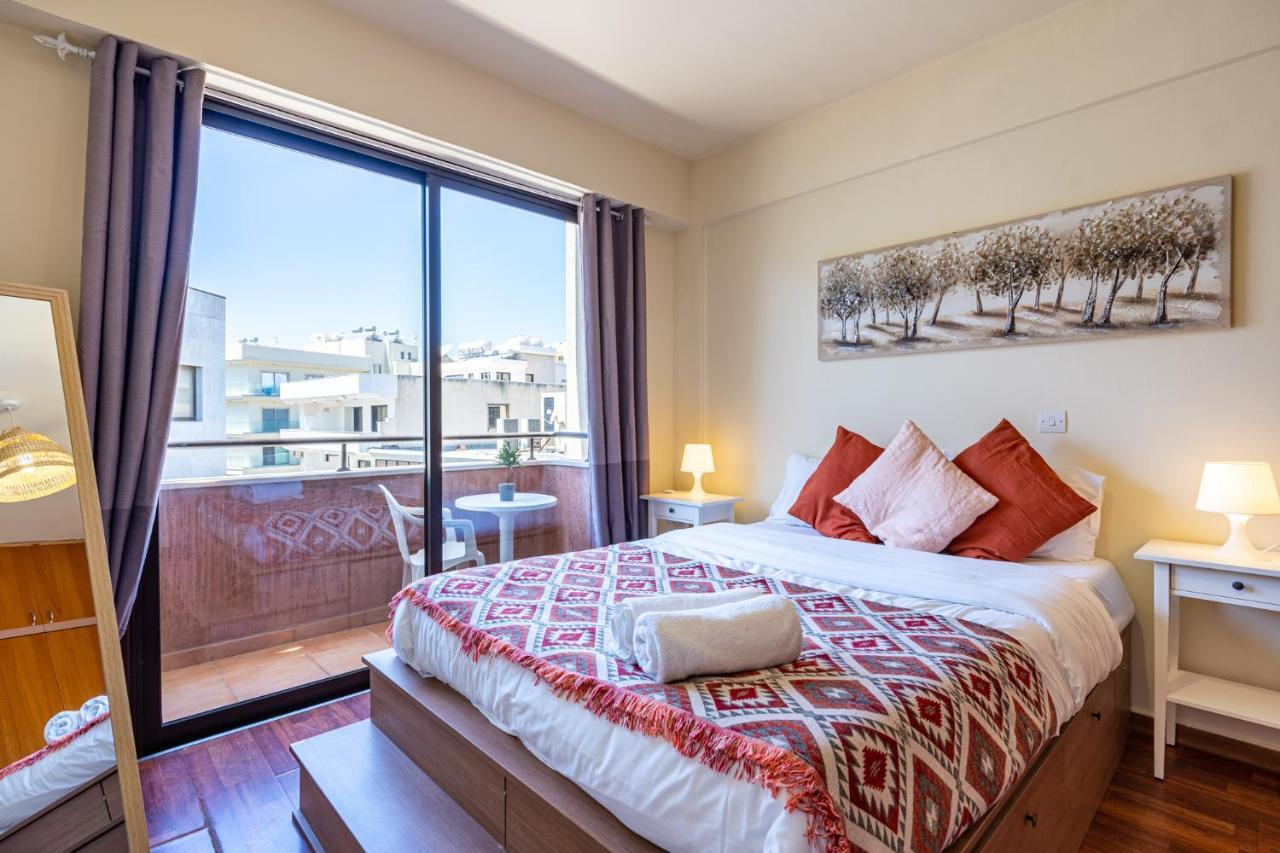 Celine'S 2 Bedrooms Apartment In Larnaca Center Ngoại thất bức ảnh