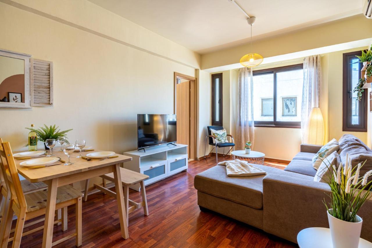 Celine'S 2 Bedrooms Apartment In Larnaca Center Ngoại thất bức ảnh